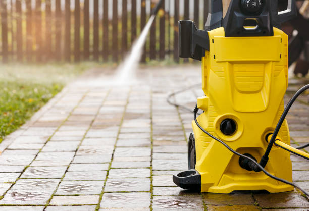 Best Window and Screen Pressure Cleaning in Windom, MN